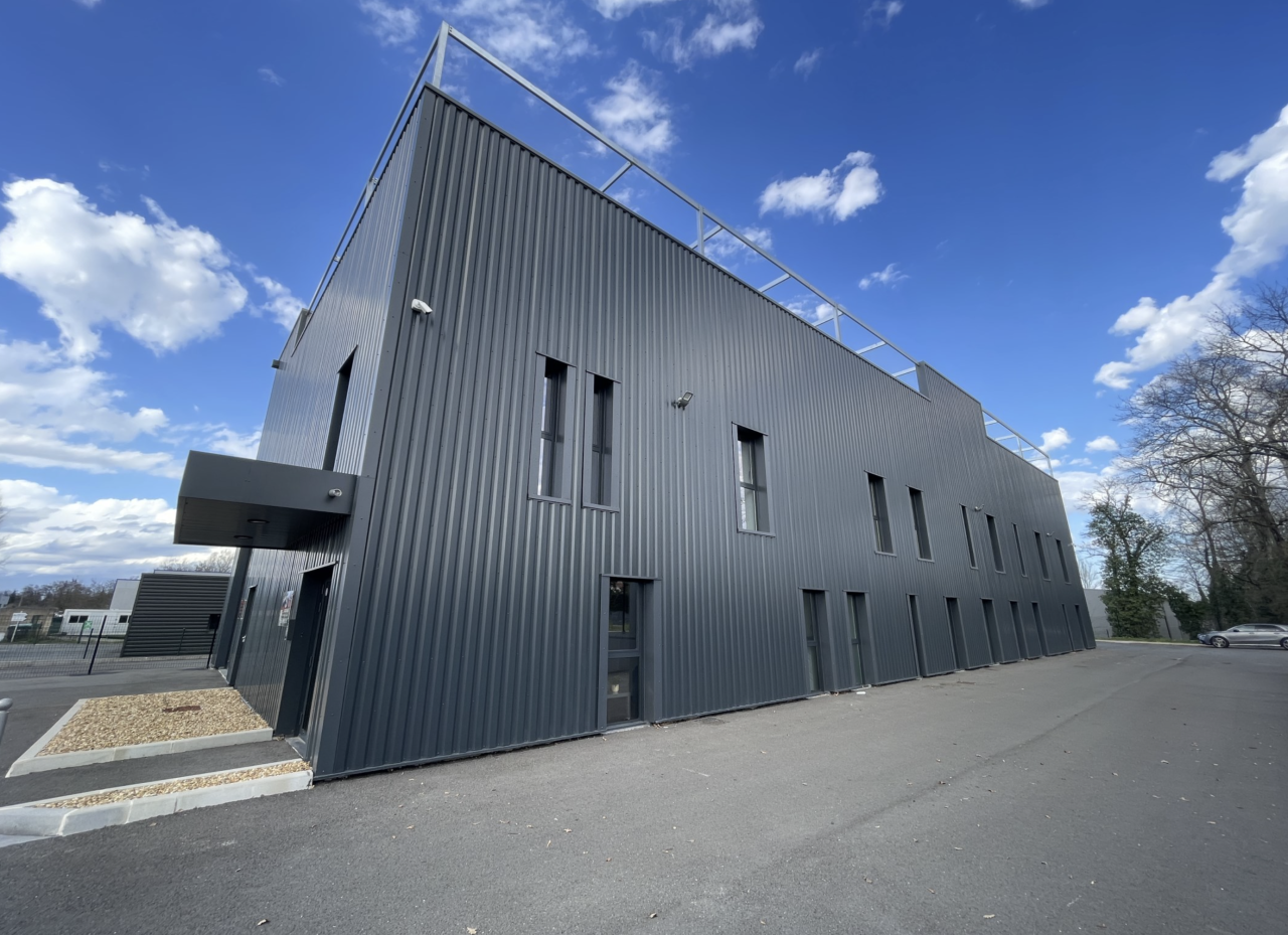 Transaction - Saint Medard d'Eyrans - Bâtiment d'activité