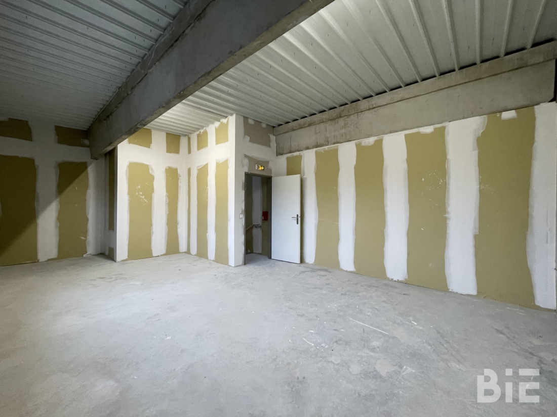 Photo 9 – Location entrepôts / activités	MIOS (33380)