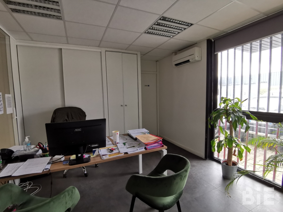 Photo 4 – Location entrepôts / activités	MERIGNAC (33700)