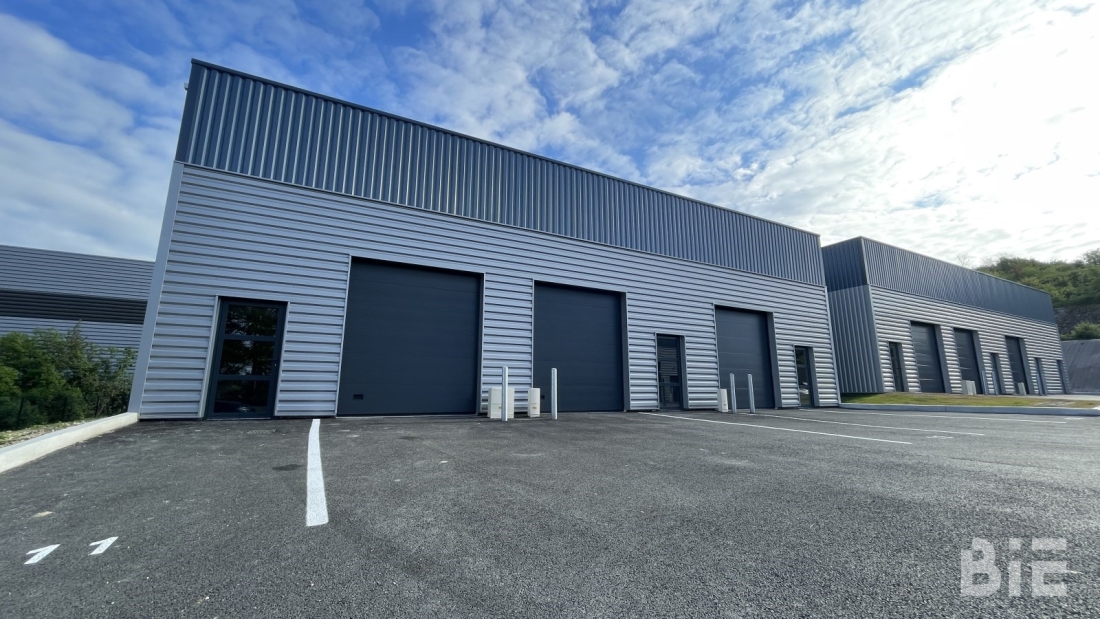 Photo 2 – Vente entrepôts / activités	BASSENS (33530)
