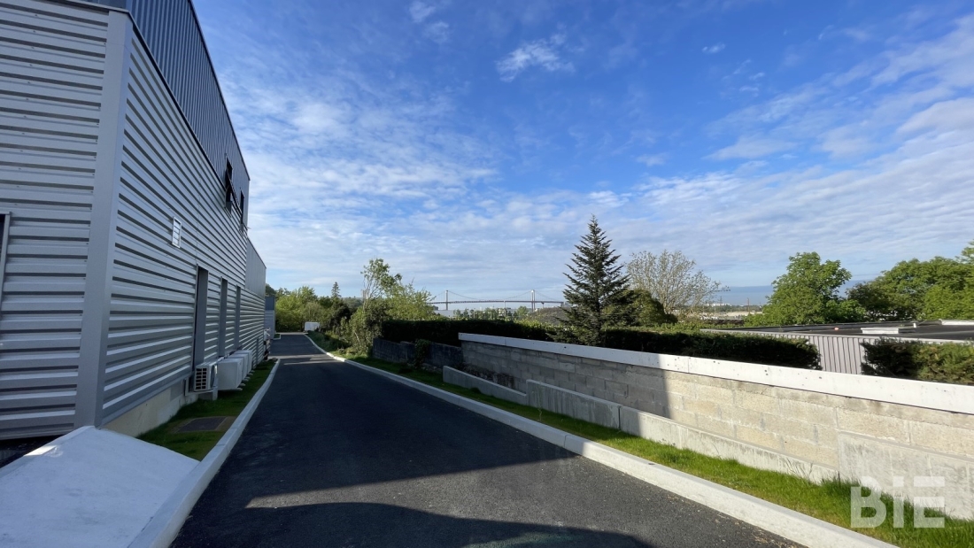 Photo 5 – Vente entrepôts / activités	BASSENS (33530)