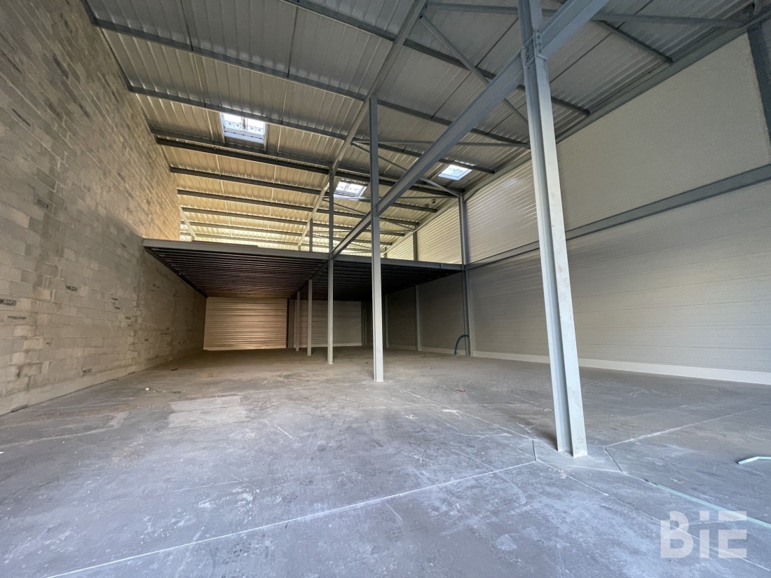 Photo 6 – Location entrepôts / activités	AMBARES ET LAGRAVE (33440)
