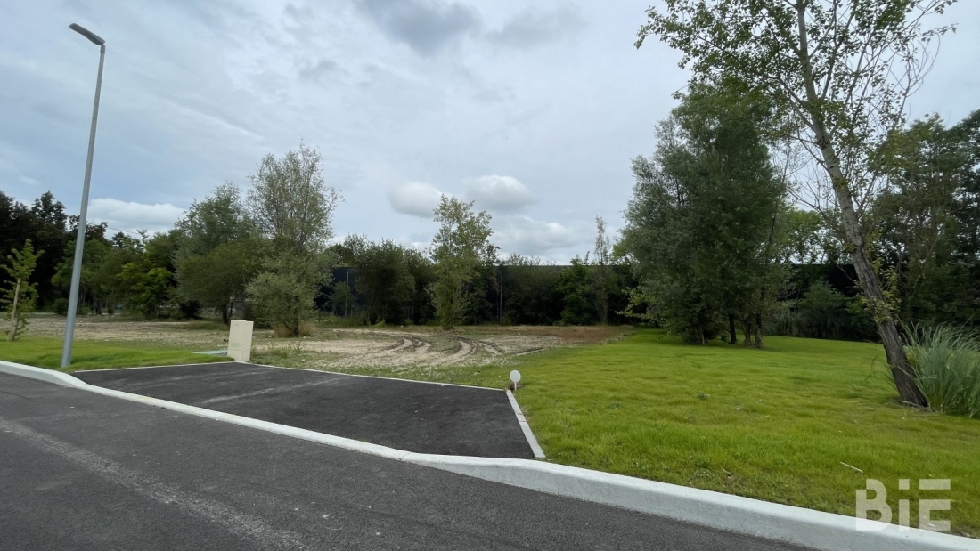 Photo 2 – Vente Terrains	AMBARES ET LAGRAVE (33440)