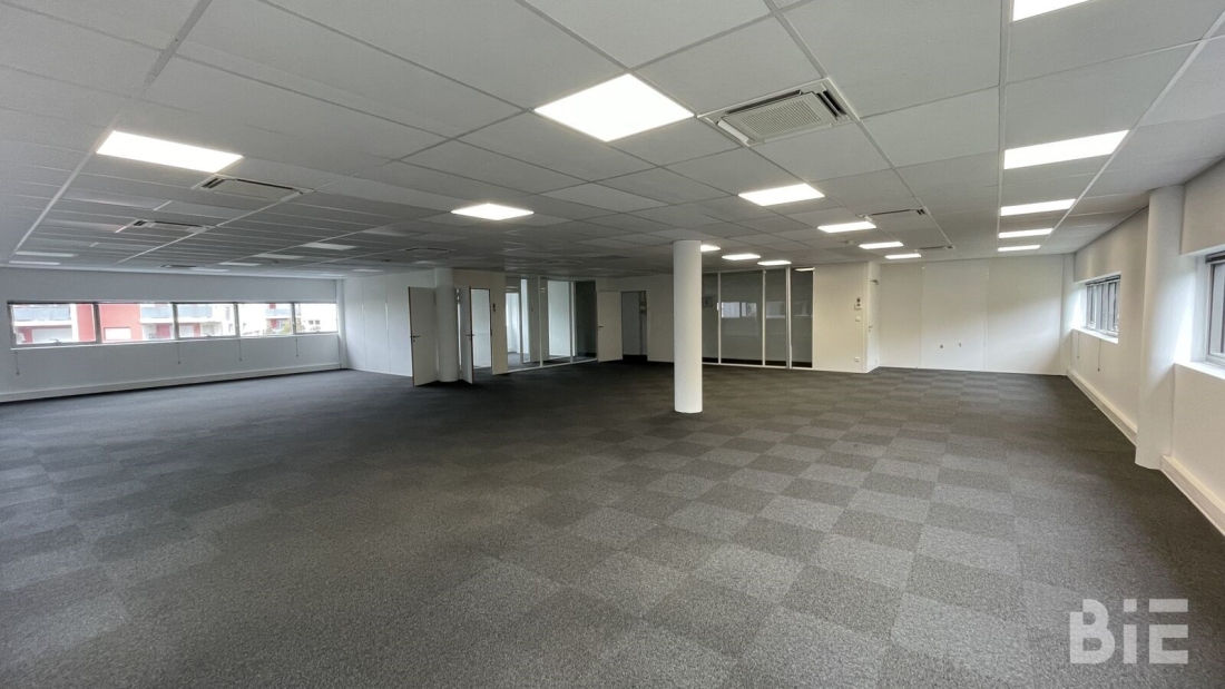 Photo 3 – Location bureaux	BRUGES (33520)