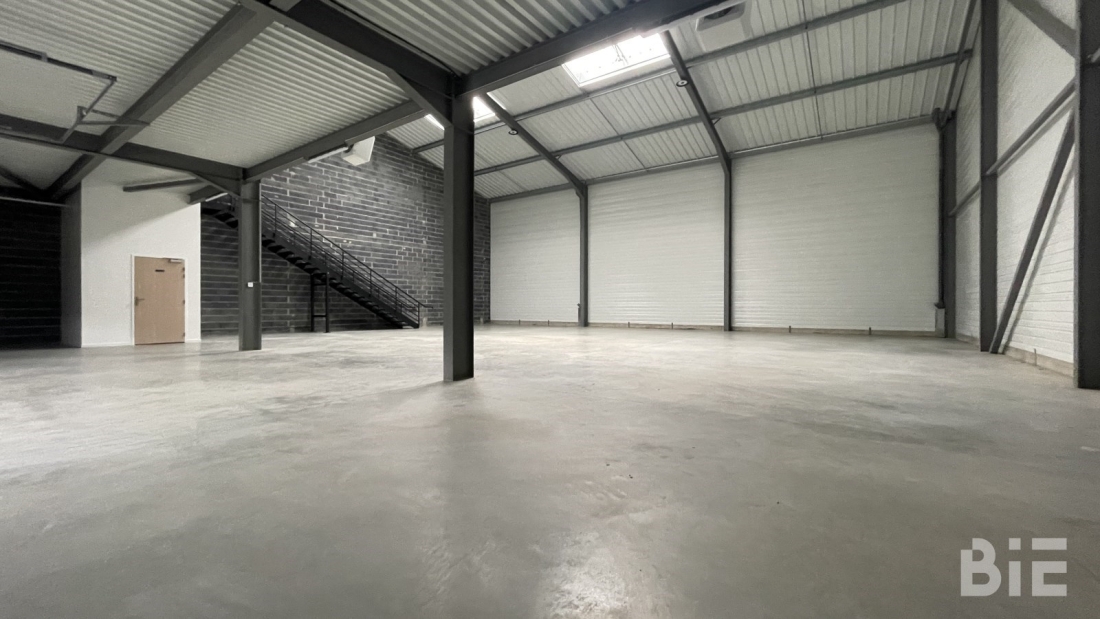 Photo 7 – Location entrepôts / activités	PAU (64000)