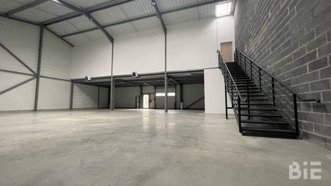 Photo 6 – Location entrepôts / activités	PAU (64000)