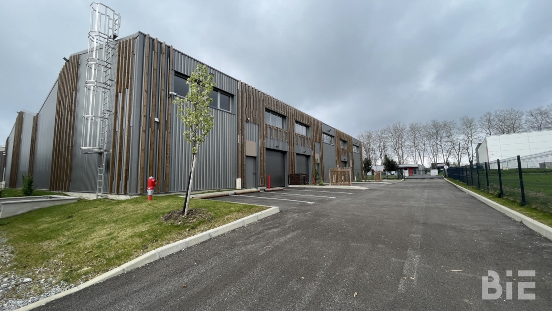 Photo 3 – Location entrepôts / activités	PAU (64000)