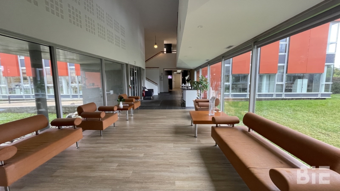 Photo 2 – Location bureaux	CANEJAN (33610)