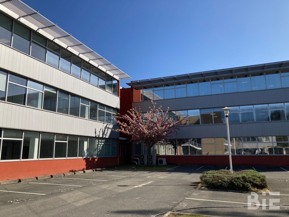 Photo 2 – Location bureaux	CANEJAN (33610)