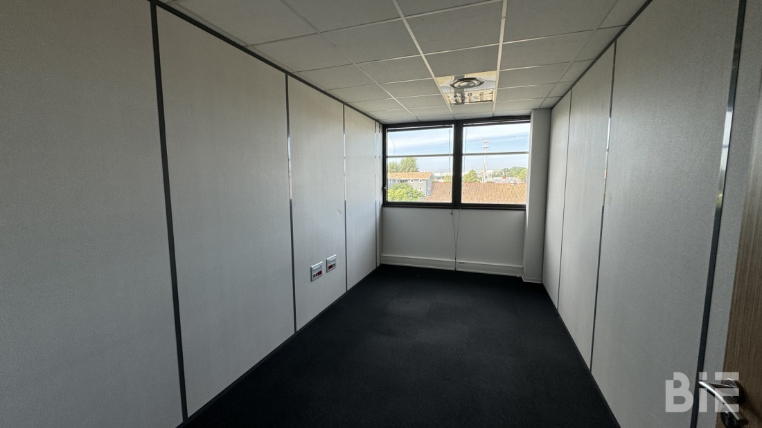 Photo 3 – Location bureaux	VILLENAVE D'ORNON (33140)