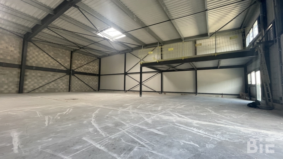 Photo 3 – Vente entrepôts / activités	BLANQUEFORT (33290)