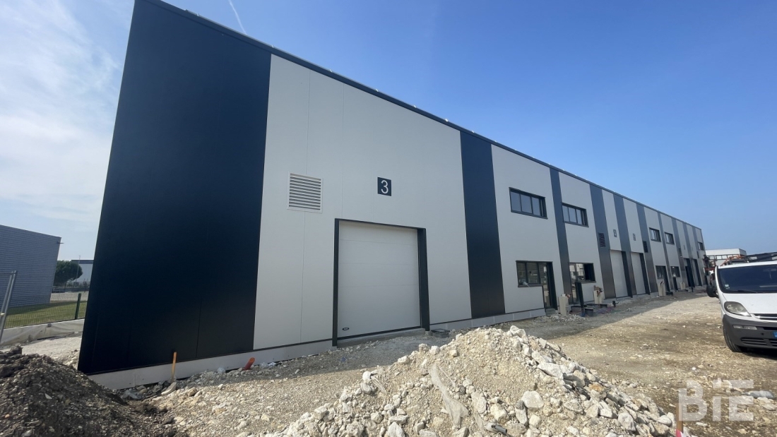 Photo 2 – Vente entrepôts / activités	BLANQUEFORT (33290)