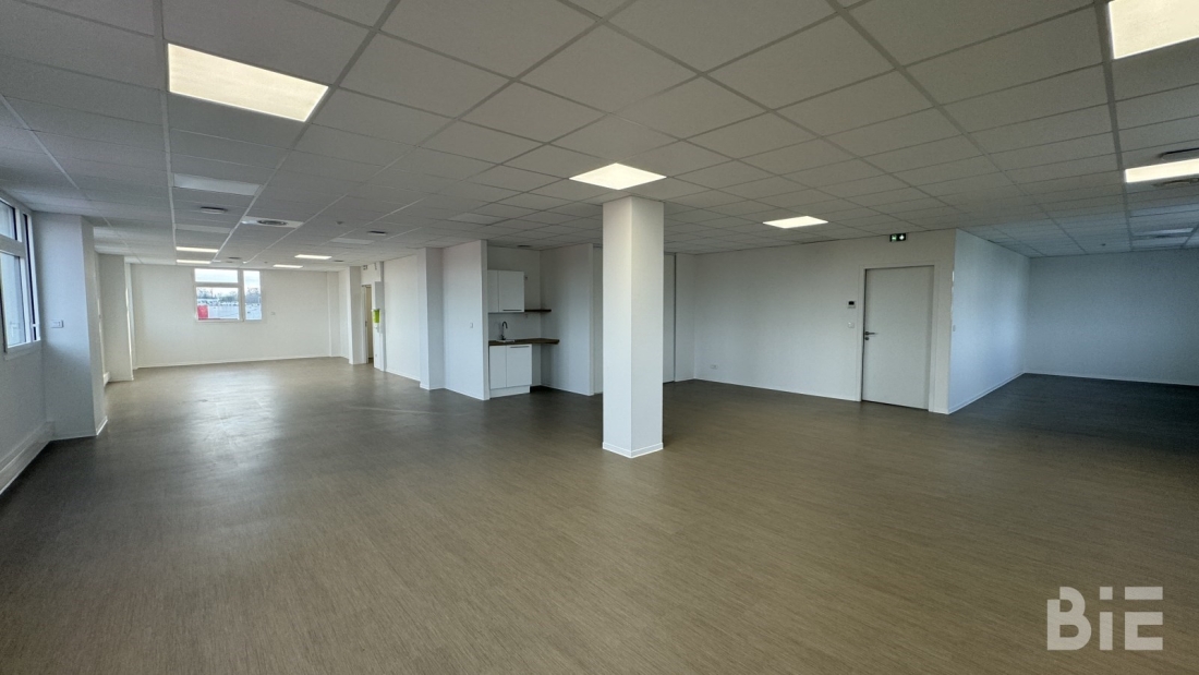 Photo 4 – Vente bureaux	VILLENAVE D'ORNON (33140)