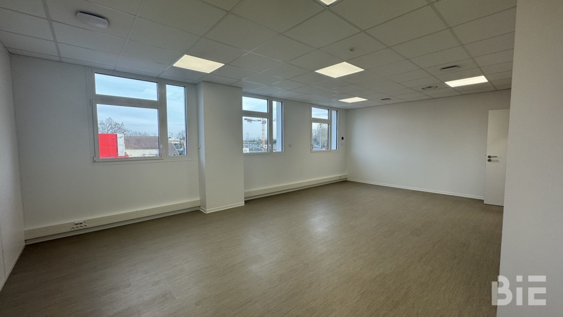 Photo 5 – Vente bureaux	VILLENAVE D'ORNON (33140)