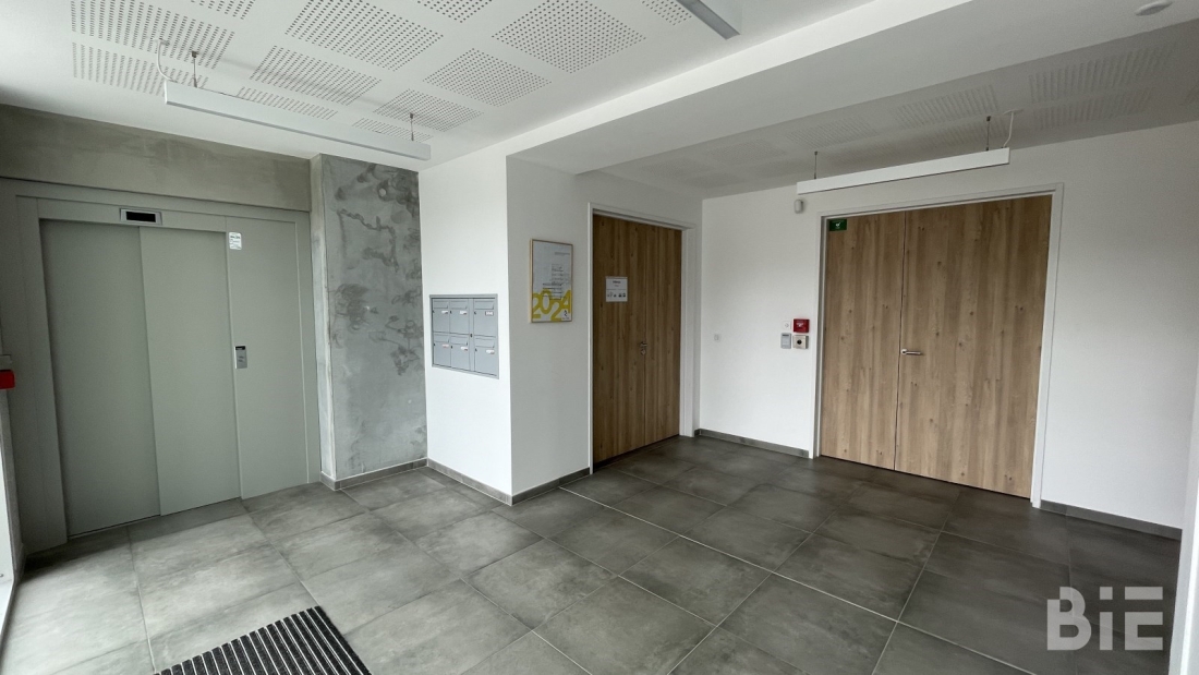 Photo 2 – Location bureaux	BRUGES (33520)