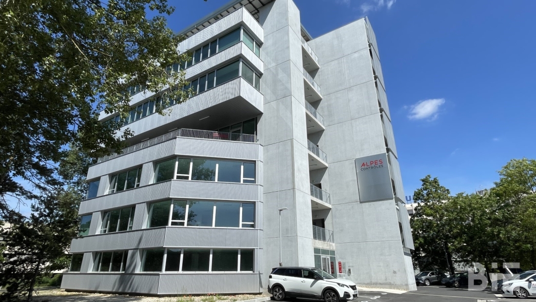 Photo 1 – Location bureaux	BRUGES (33520)