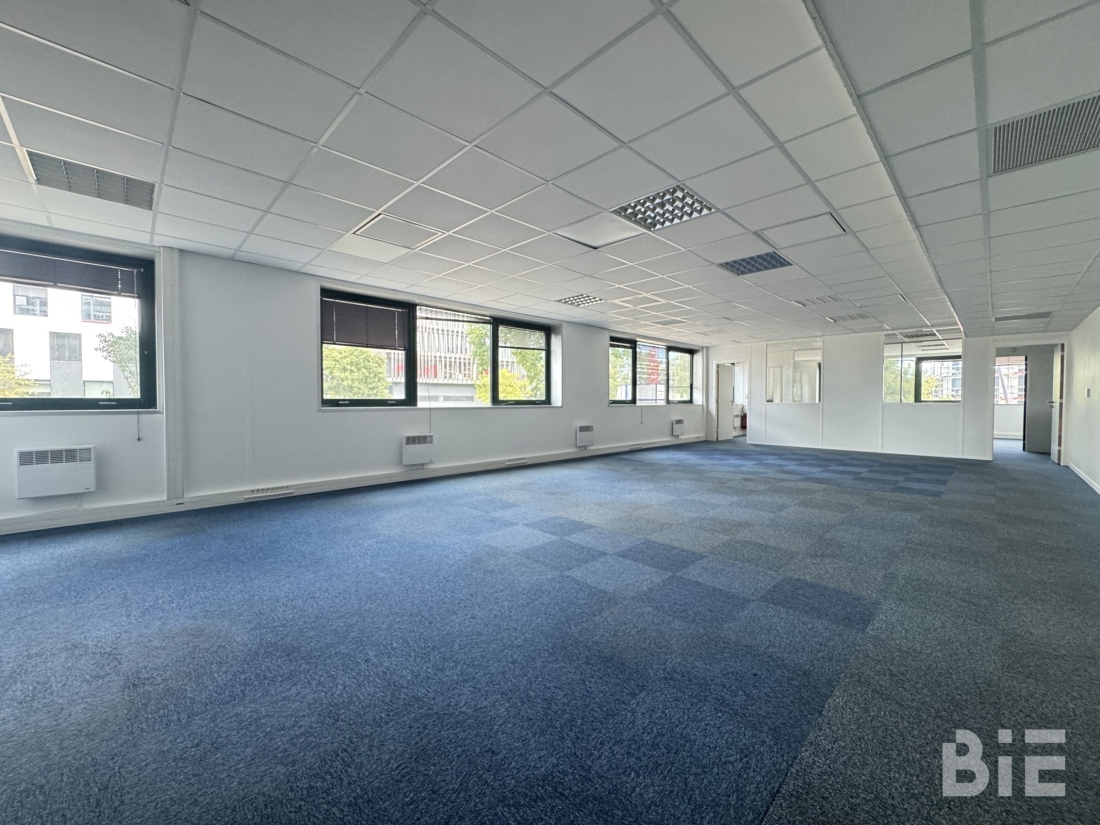 Photo 2 – Location bureaux	BRUGES (33520)