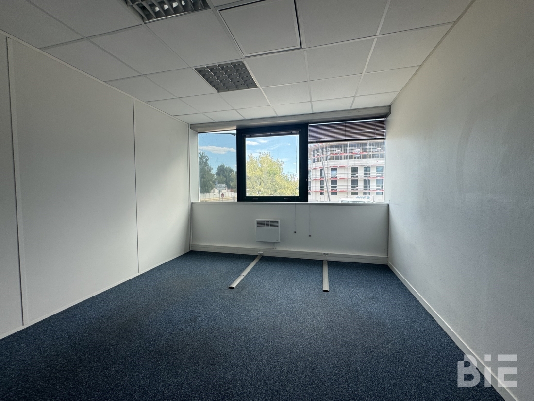 Photo 4 – Location bureaux	BRUGES (33520)