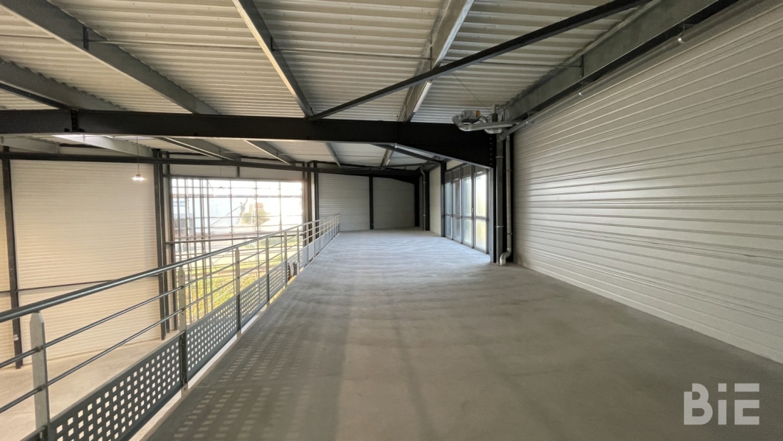 Photo 6 – Location entrepôts / activités	TRESSES (33370)