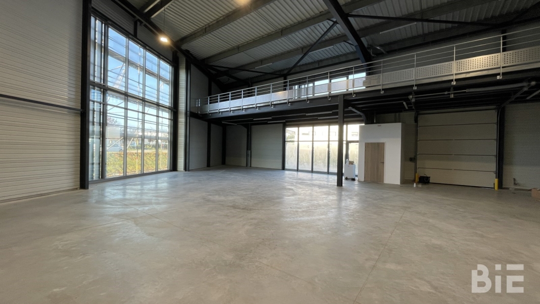 Photo 7 – Location entrepôts / activités	TRESSES (33370)