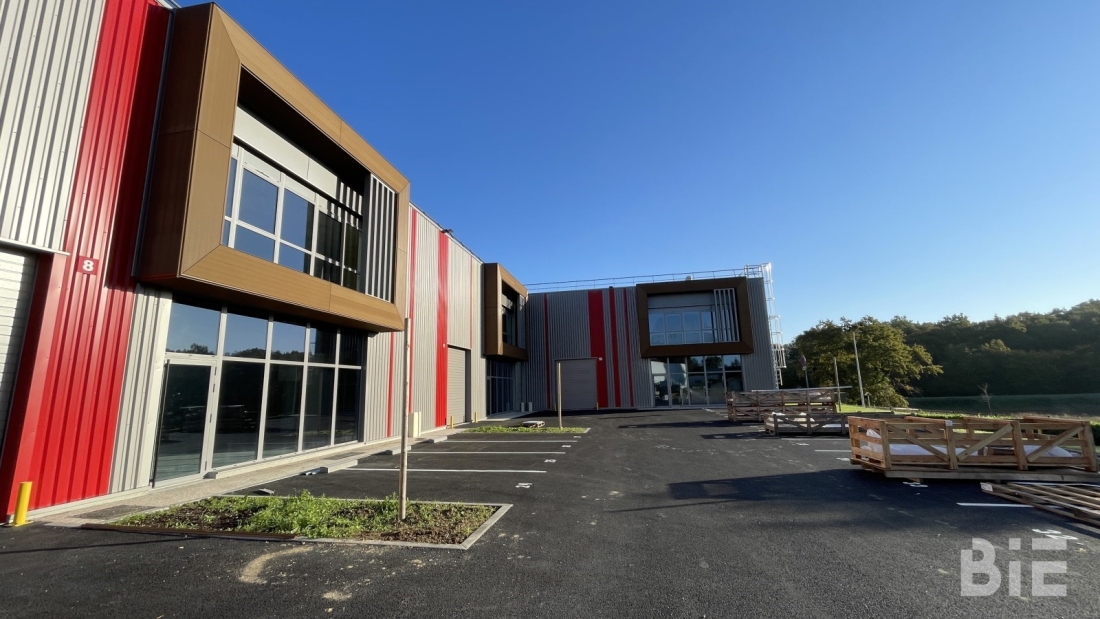 Photo 3 – Location entrepôts / activités	TRESSES (33370)