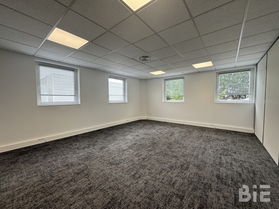Photo 1 – Location bureaux	MERIGNAC (33700)