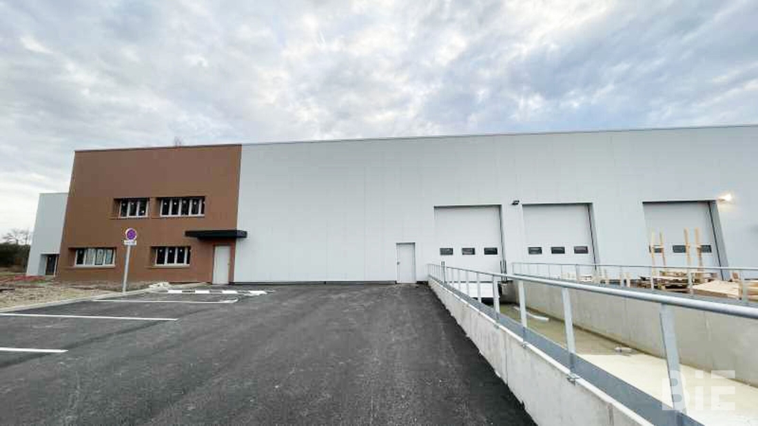 Photo 1 – Location entrepôts / activités	CARBON BLANC (33560)