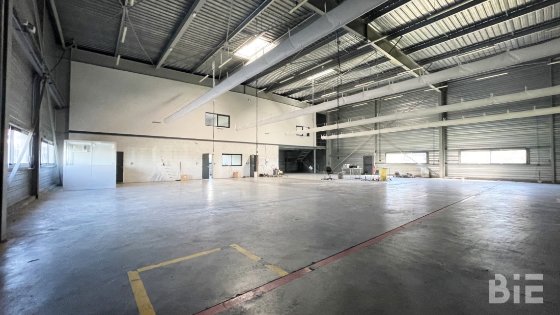 Photo 2 – Vente entrepôts / activités	GENSAC LA PALLUE (16130)