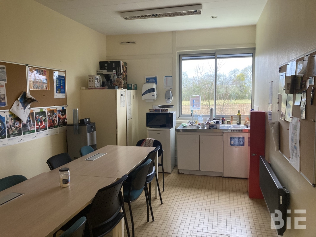 Photo 5 – Location entrepôts / activités	VITTEL (88800)