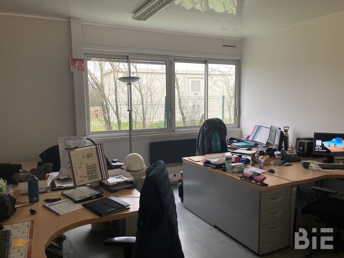 Photo 6 – Location entrepôts / activités	VITTEL (88800)