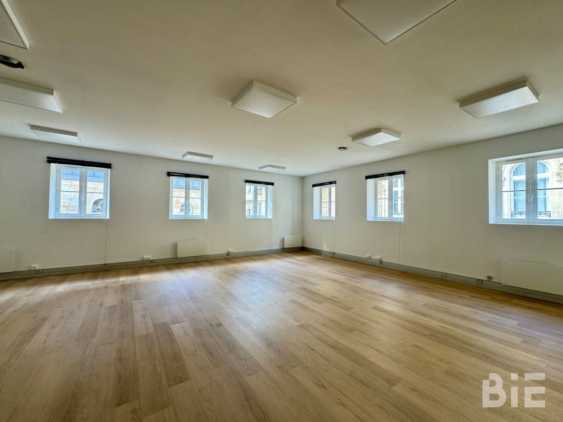 Photo 2 – Location bureaux	BORDEAUX (33000)