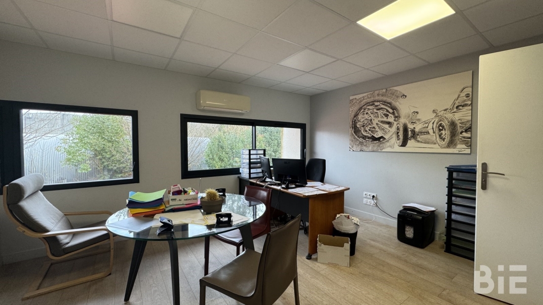 Photo 2 – Vente bureaux	VILLENAVE D'ORNON (33140)