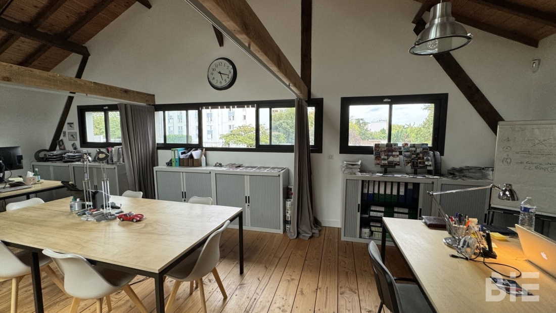 Photo 2 – Vente entrepôts / activités	BORDEAUX (33300)