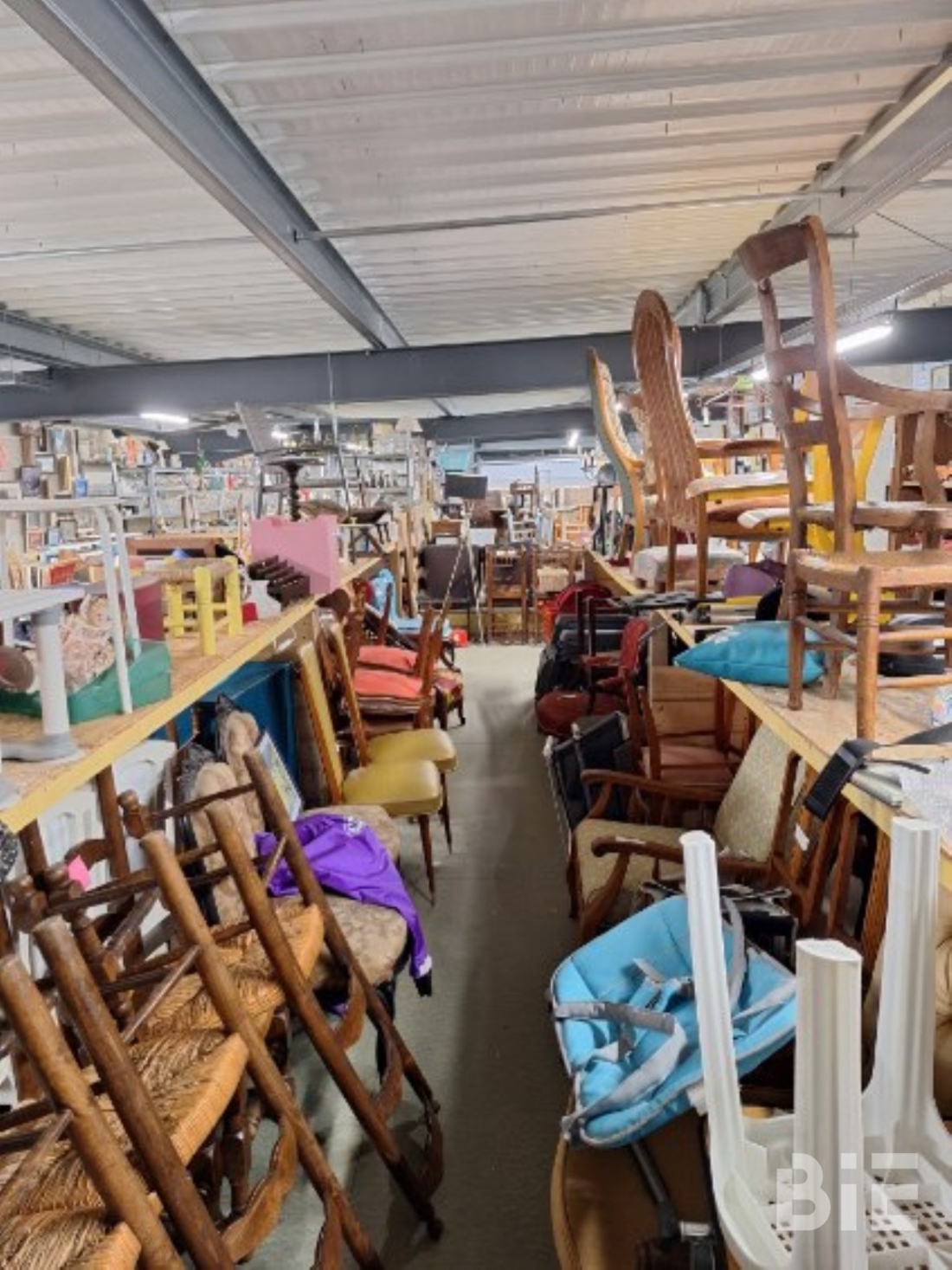 Photo 3 – Vente entrepôts / activités	MONTUSSAN (33450)