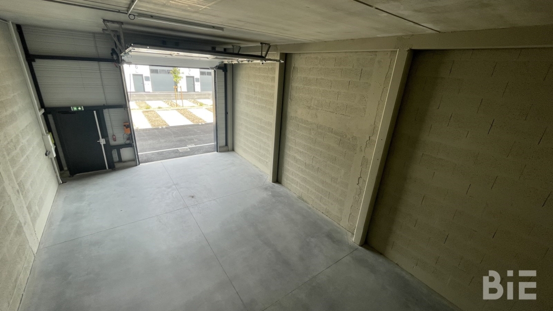 Photo 6 – Location entrepôts / activités	GRADIGNAN (33170)