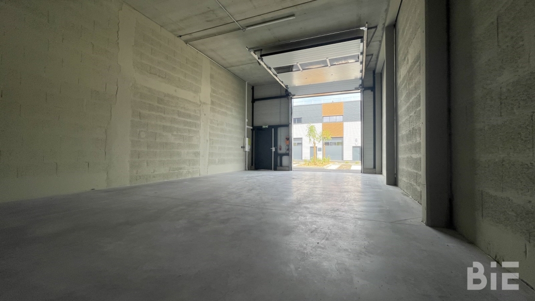 Photo 5 – Location entrepôts / activités	GRADIGNAN (33170)