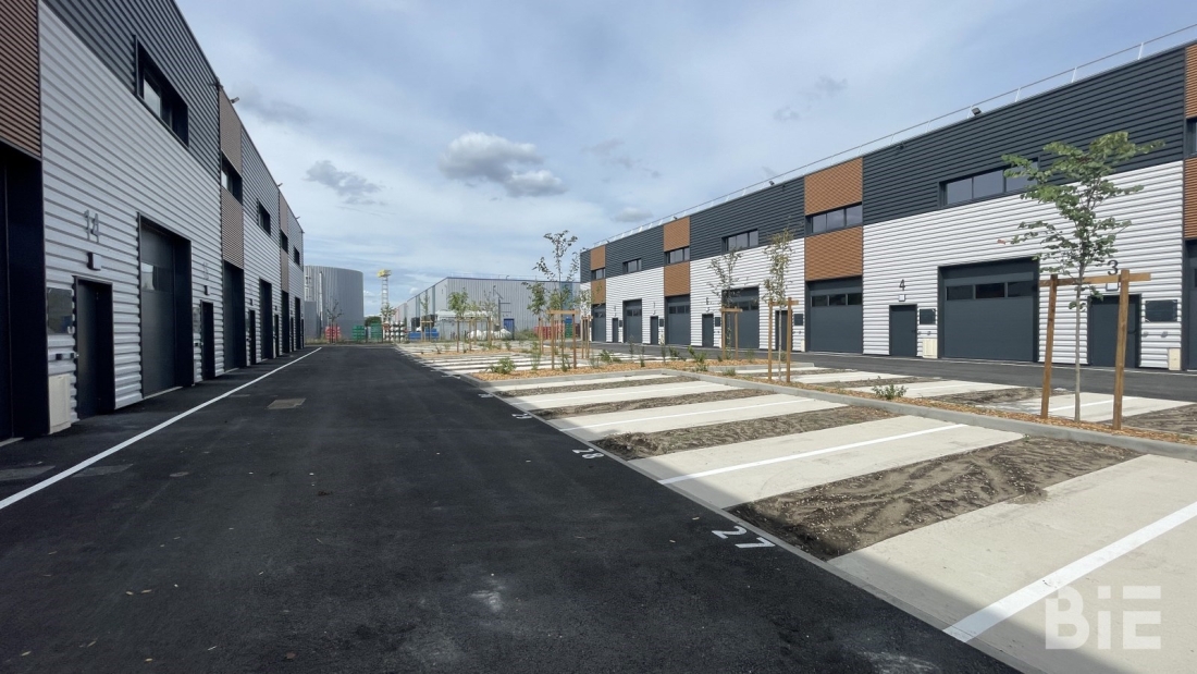 Photo 2 – Location entrepôts / activités	GRADIGNAN (33170)