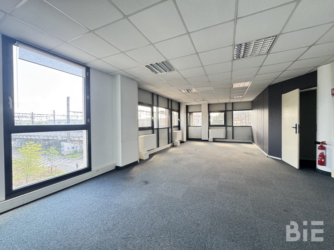 Photo 2 – Location bureaux	BORDEAUX (33800)