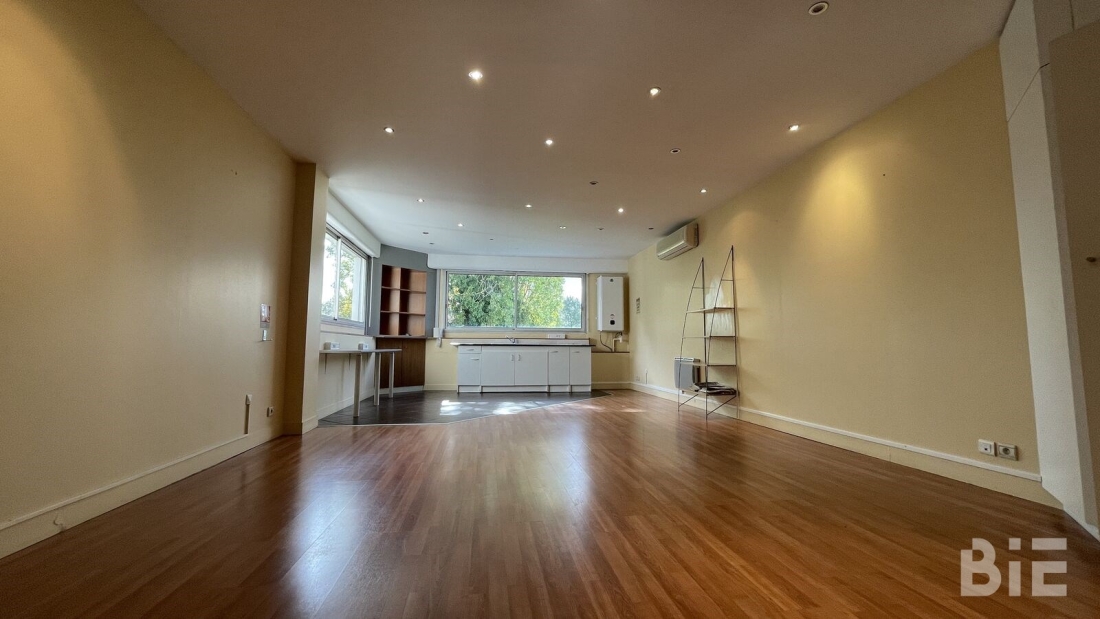 Photo 9 – Location entrepôts / activités	CARBON BLANC (33560)