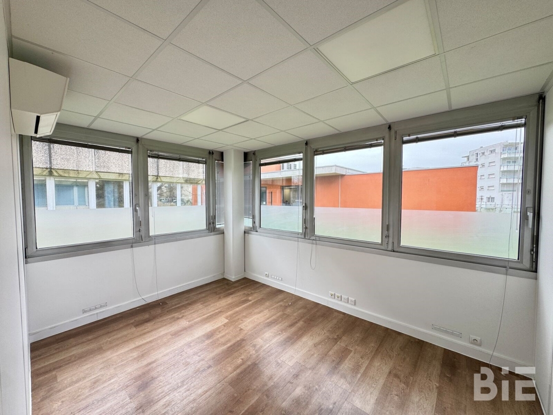 Photo 3 – Location bureaux	BRUGES (33520)