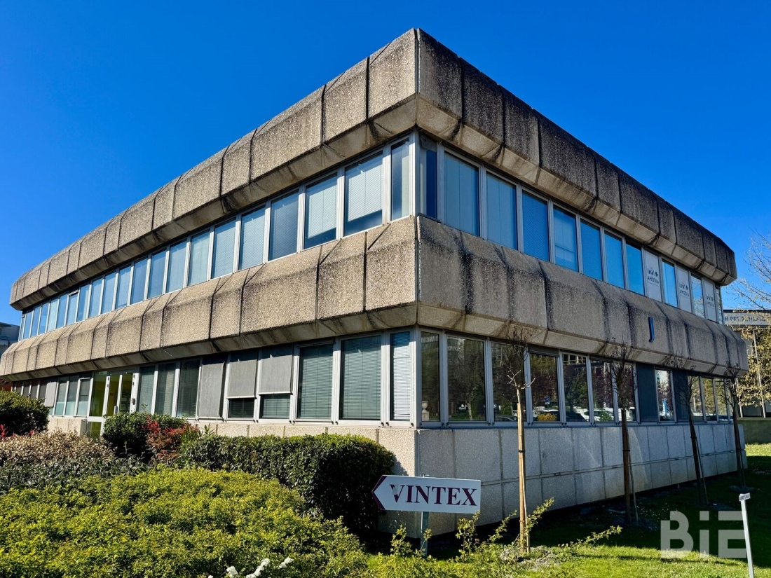 Photo 1 – Location bureaux	BRUGES (33520)