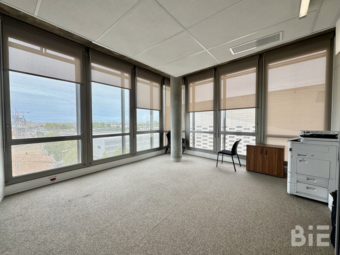 Photo 2 – Location bureaux	BORDEAUX (33800)