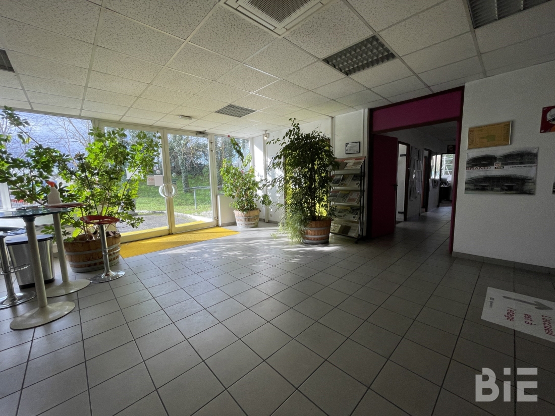 Photo 7 – Location entrepôts / activités	MERIGNAC (33700)