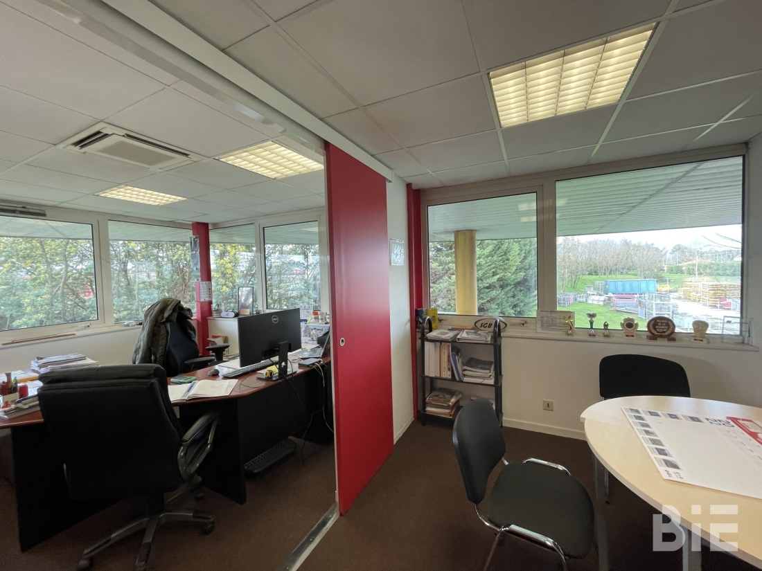 Photo 11 – Location entrepôts / activités	MERIGNAC (33700)