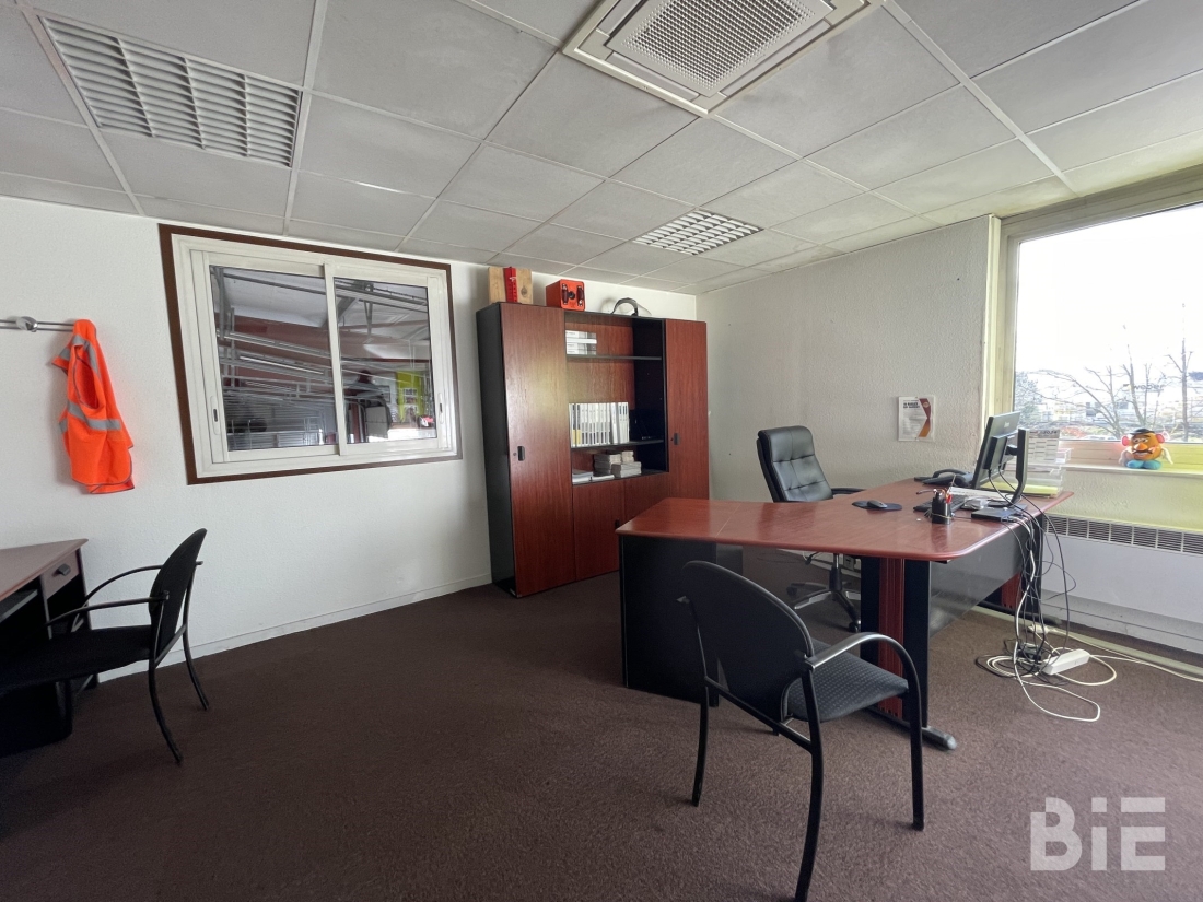 Photo 10 – Location entrepôts / activités	MERIGNAC (33700)