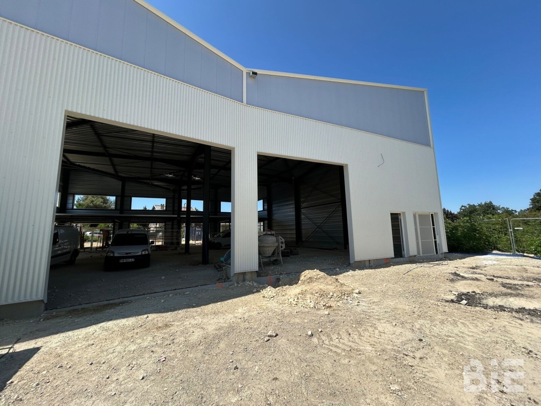 Photo 5 – Vente entrepôts / activités	CARBON BLANC (33560)