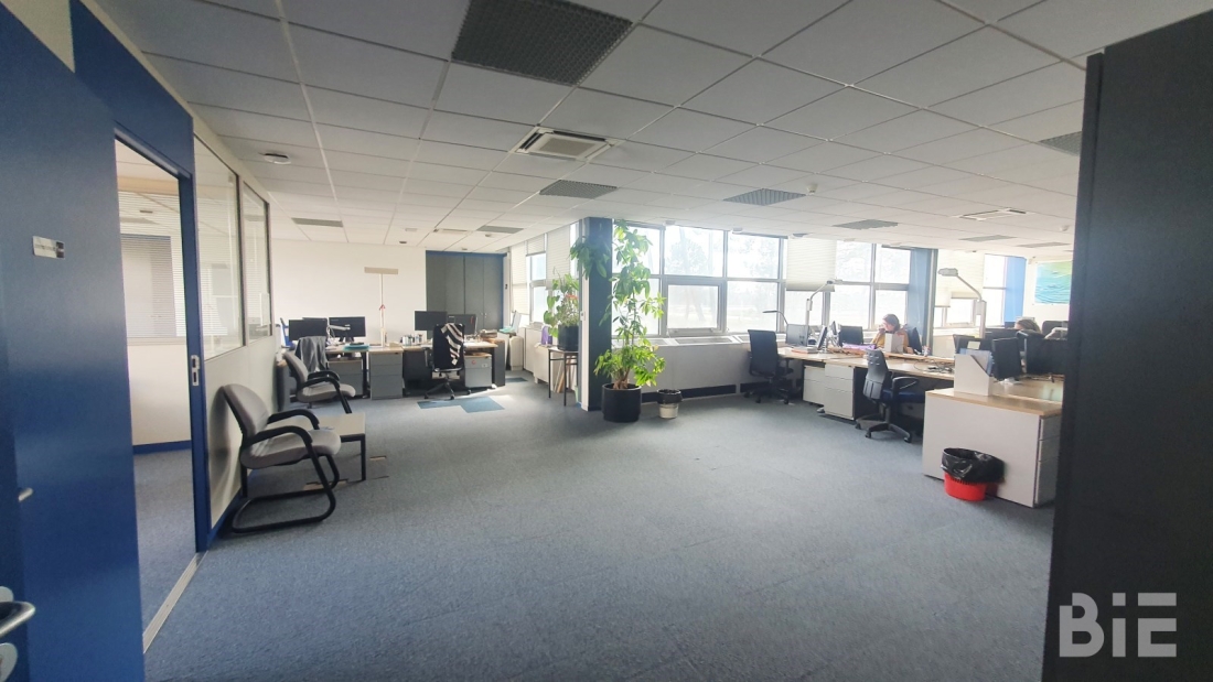 Photo 4 – Location entrepôts / activités	MERIGNAC (33700)