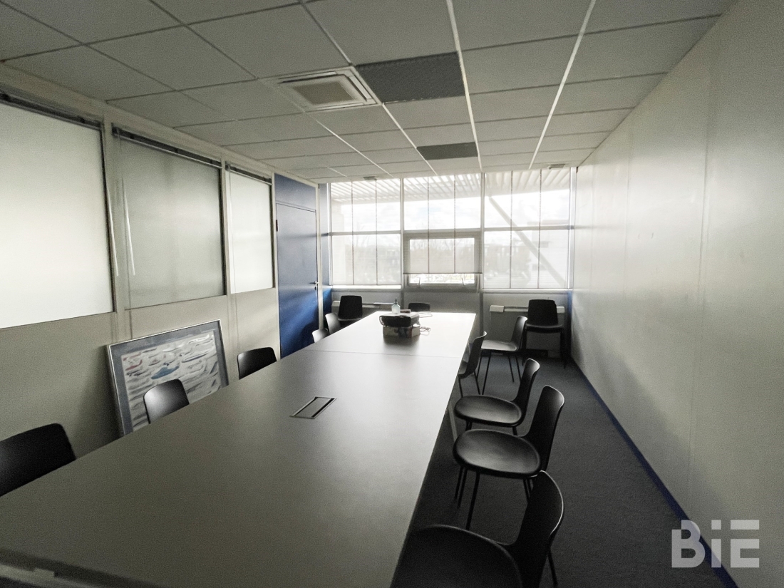 Photo 7 – Location entrepôts / activités	MERIGNAC (33700)