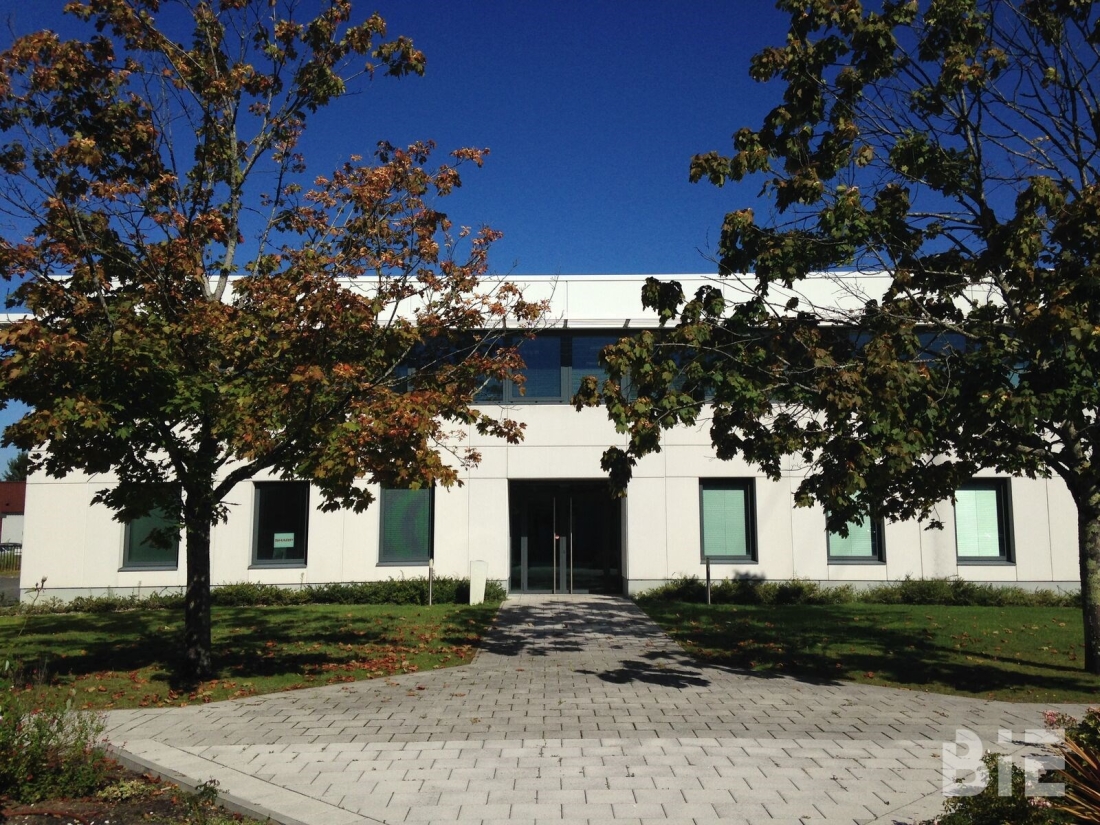 Photo 2 – Location entrepôts / activités	PESSAC (33600)