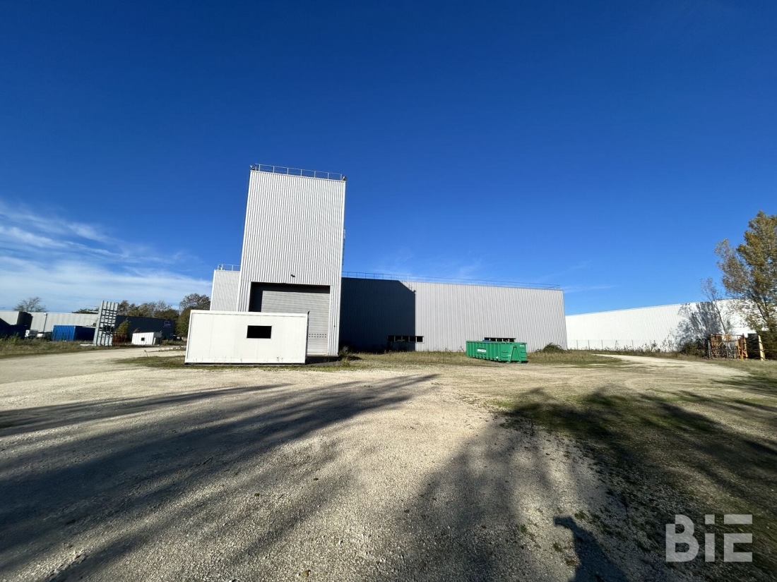 Photo 3 – Vente entrepôts / activités	SAINT ANDRE DE CUBZAC (33240)